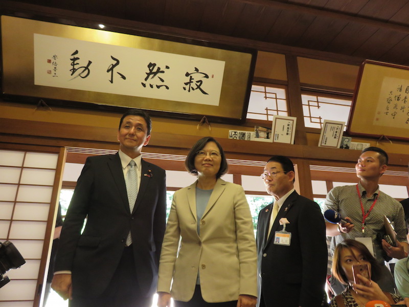 【快訊】日本首相安倍晉三和蔡英文在東急飯店不期而遇