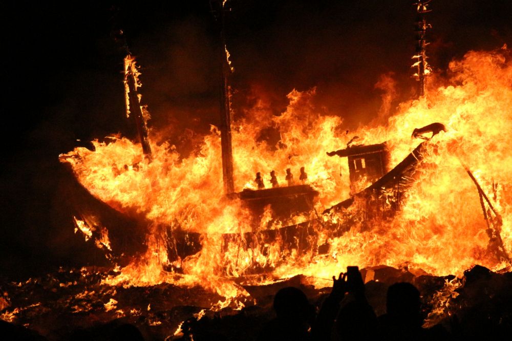 三隆宮迎王平安祭 中澳沙灘燒王船
